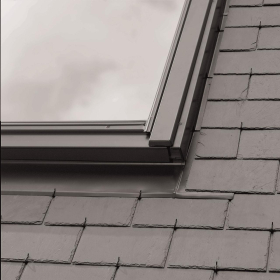 VELUX PROFILED SLATE FLASHING SINGLE PRO + INC BDX 2000 | 550x1180mm | EDL CK06 2000 | GREY